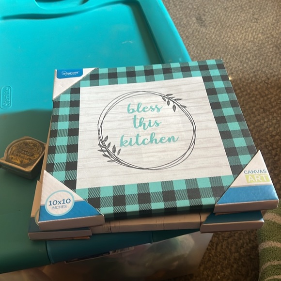 Decor - Picture 2 of 3